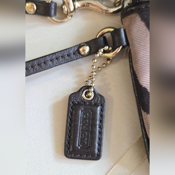 COACH MADISON ZEBRA PRINT SMALL WRISTLET BLACK BROWN CREAM - Picture 3 of 8